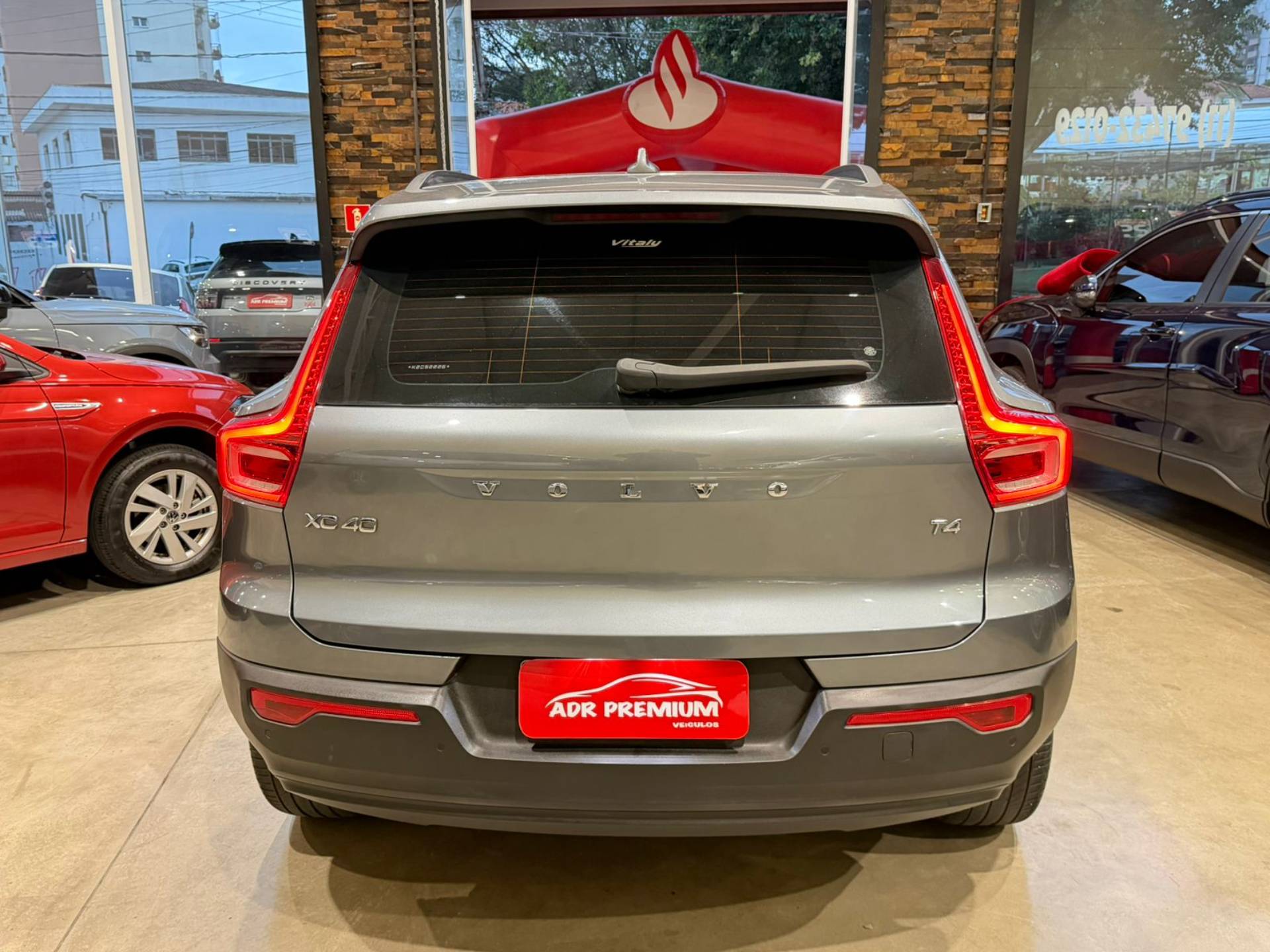 VOLVO XC40