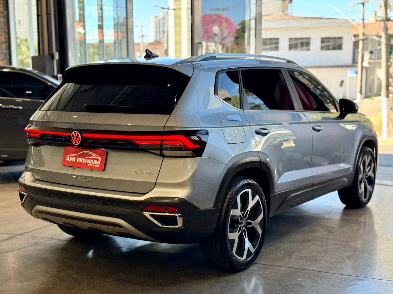 VOLKSWAGEN TAOS