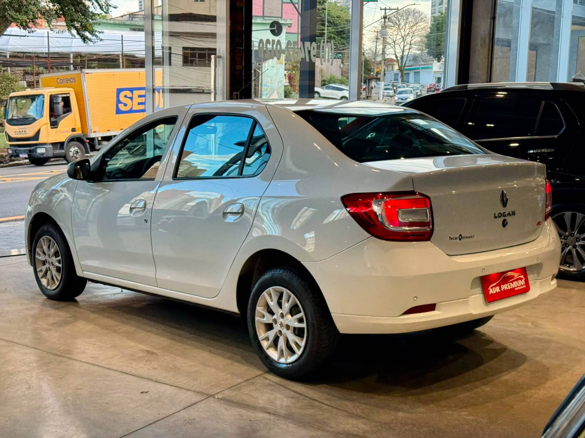 RENAULT LOGAN