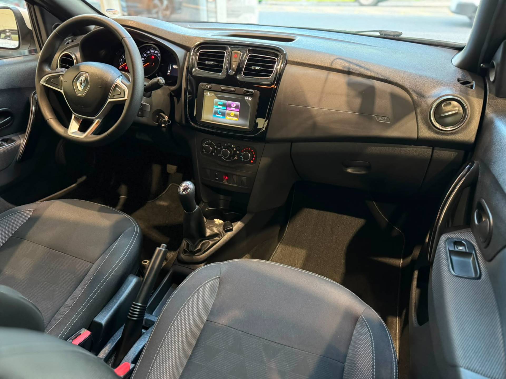 RENAULT LOGAN