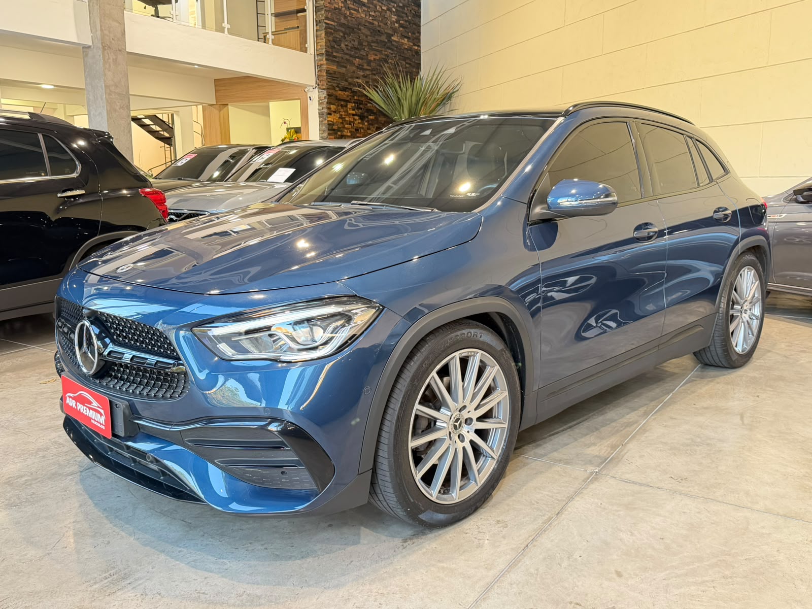 MERCEDES-BENZ GLA 200