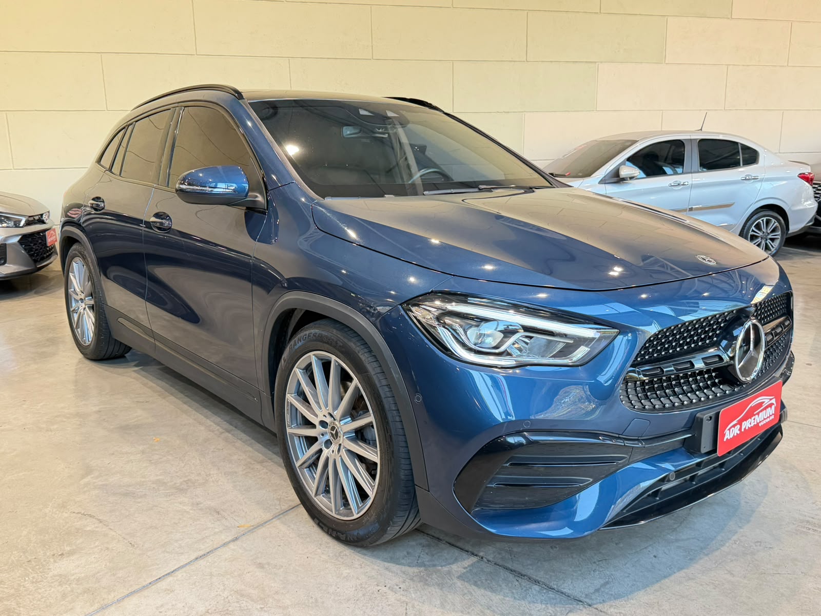 MERCEDES-BENZ GLA 200