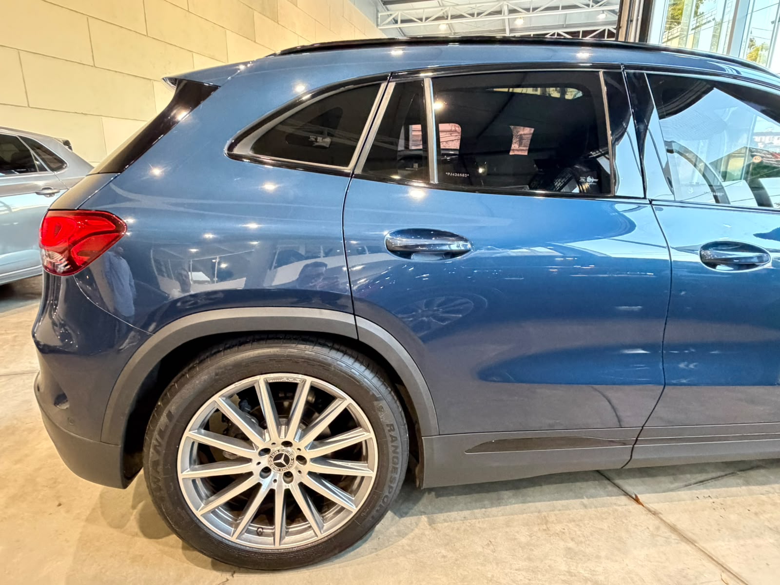 MERCEDES-BENZ GLA 200