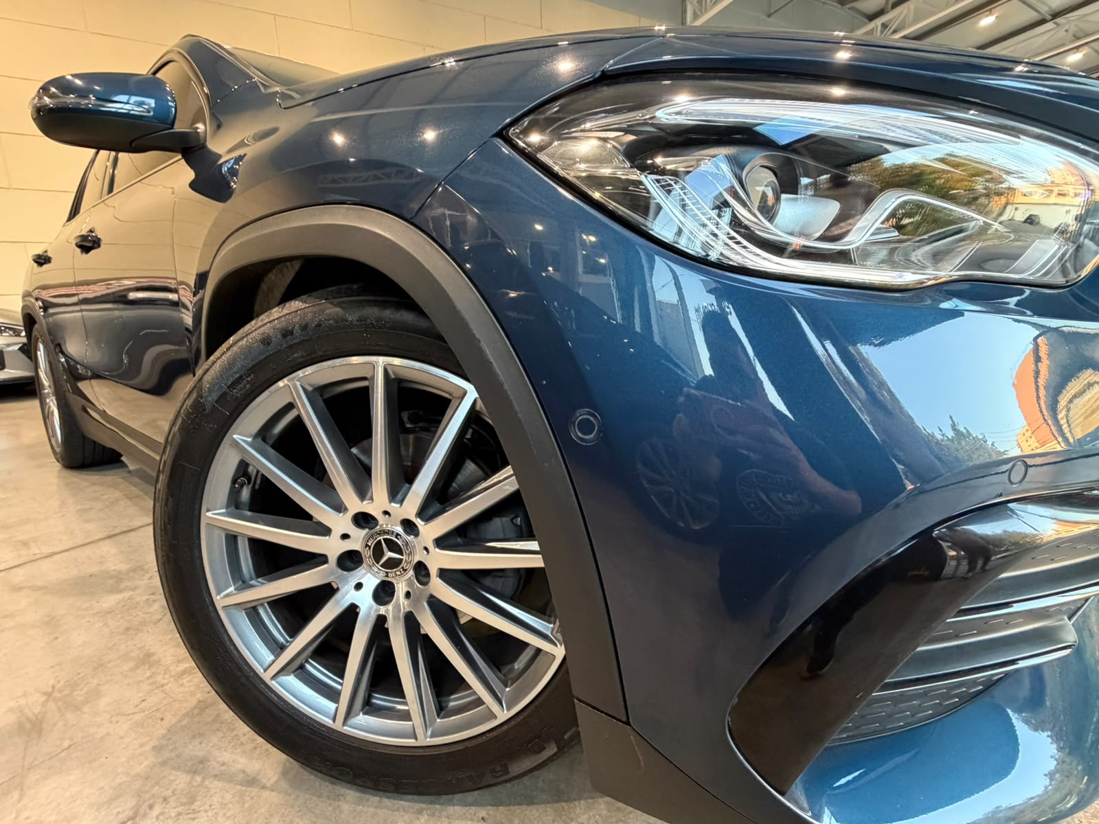 MERCEDES-BENZ GLA 200