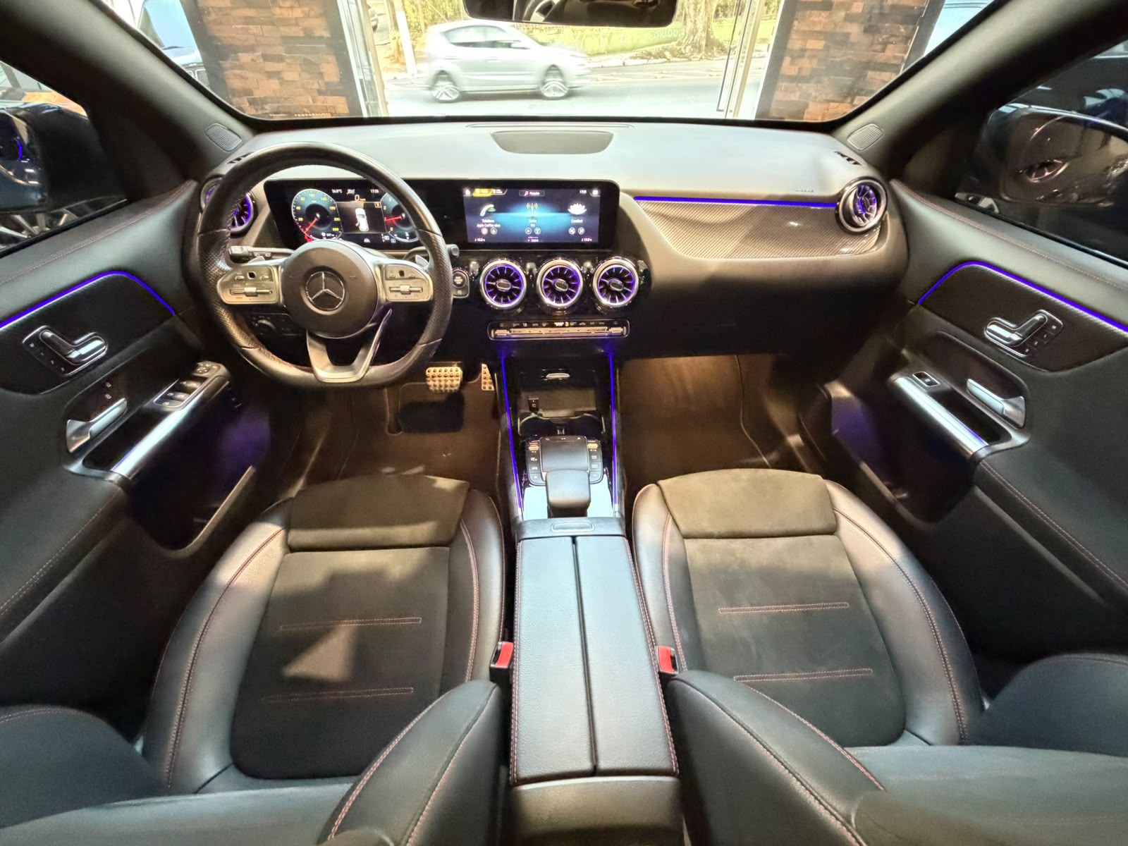 MERCEDES-BENZ GLA 200
