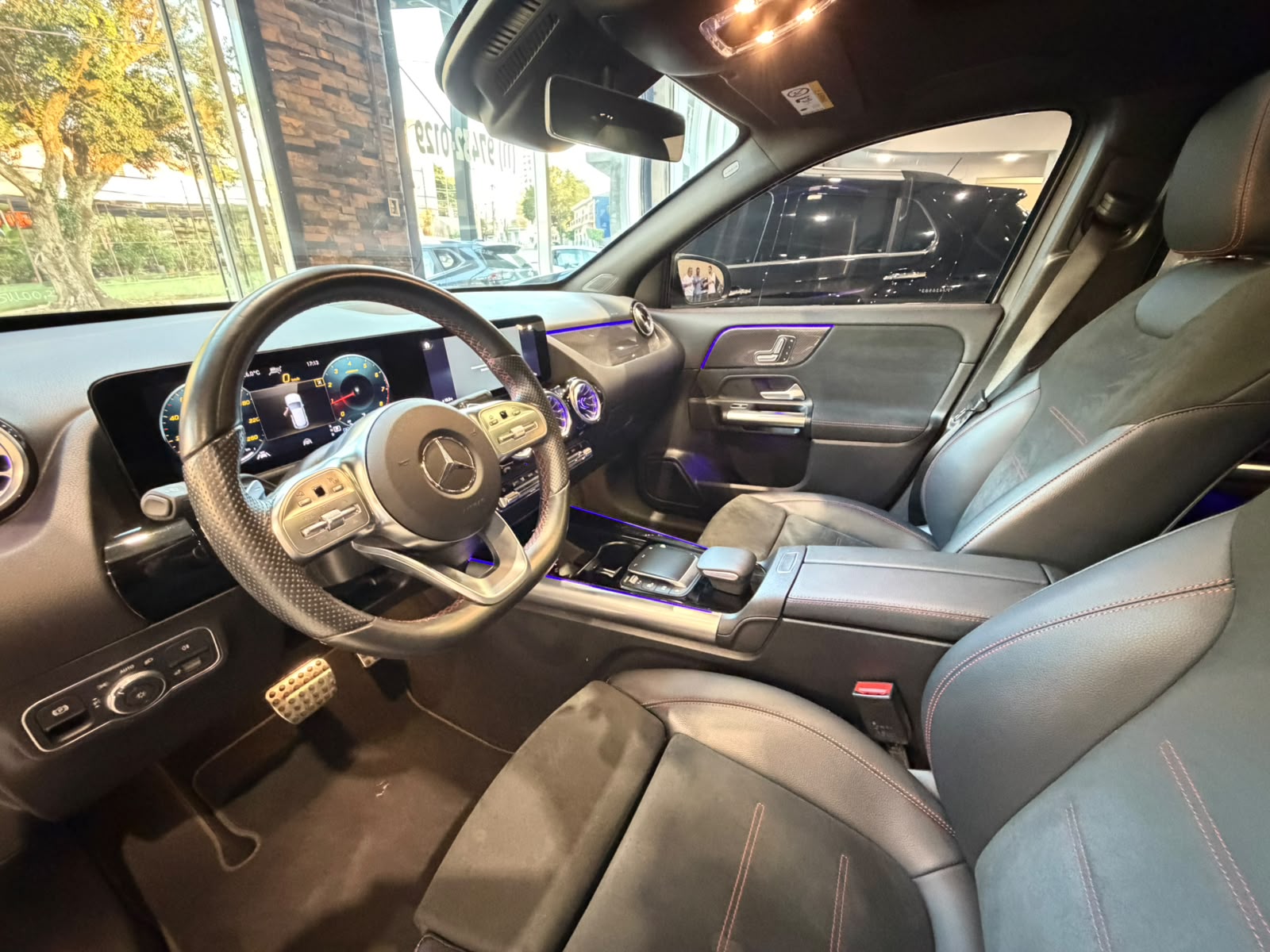 MERCEDES-BENZ GLA 200