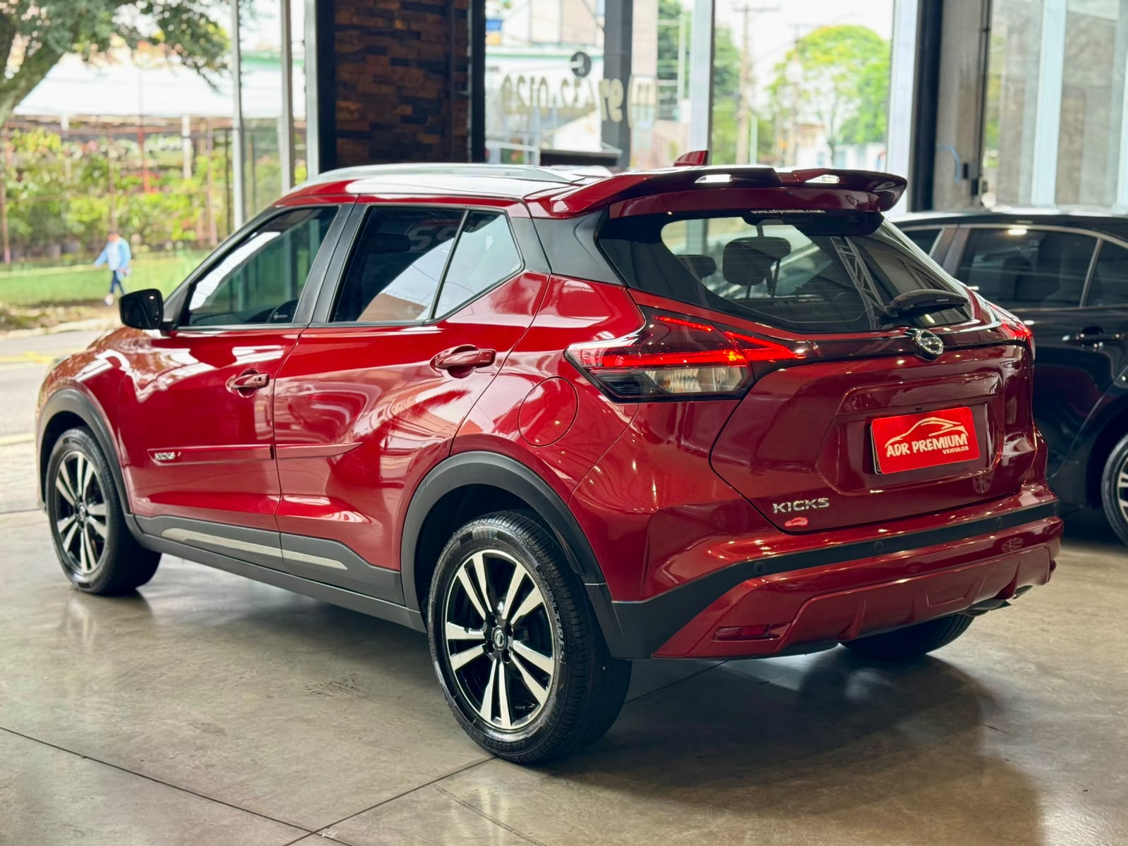 NISSAN KICKS