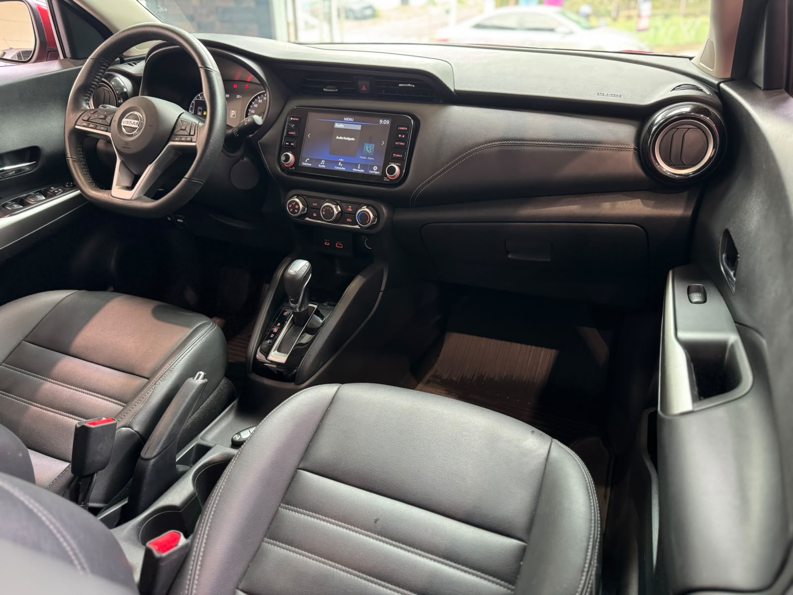 NISSAN KICKS