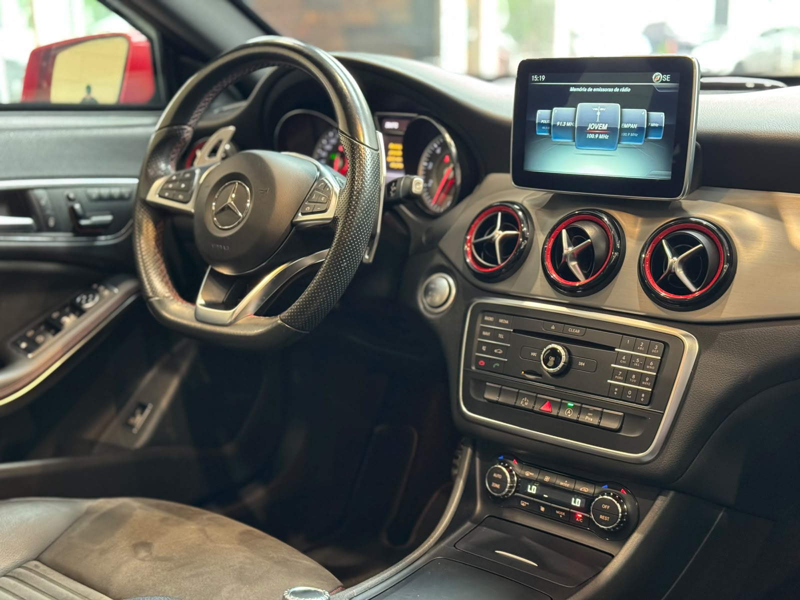 MERCEDES-BENZ CLA 250