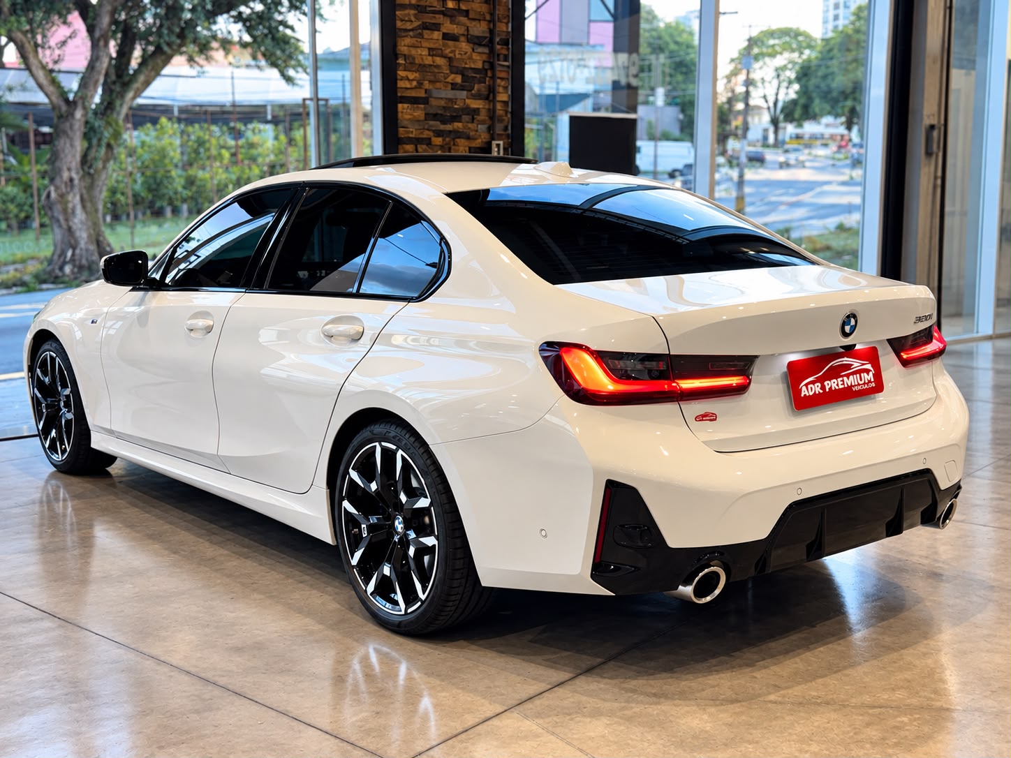 BMW 320i