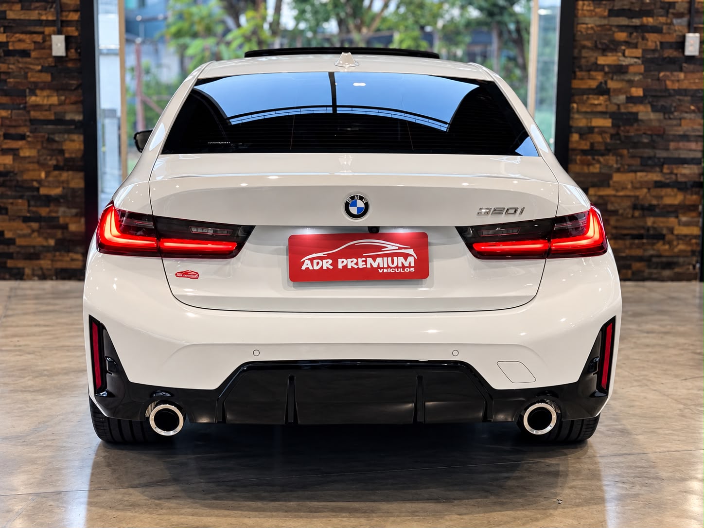 BMW 320i