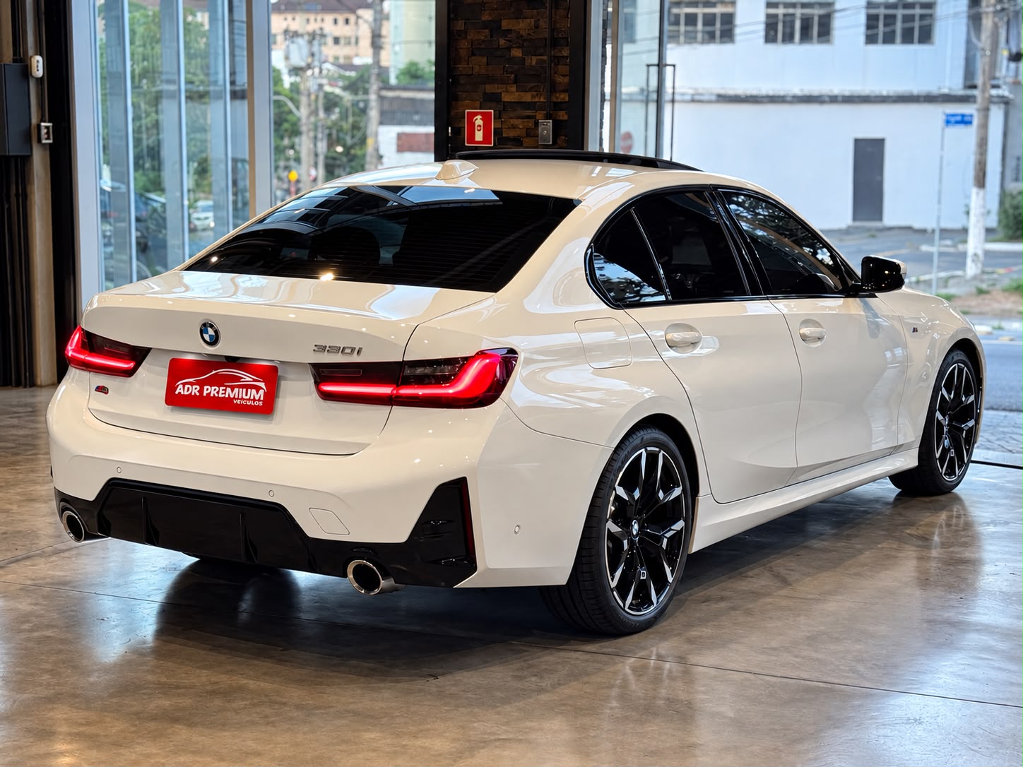 BMW 320i