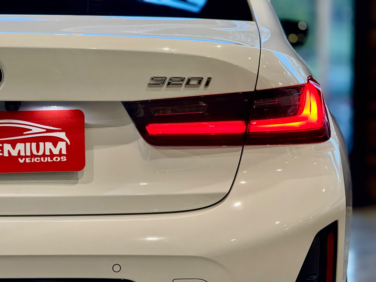 BMW 320i