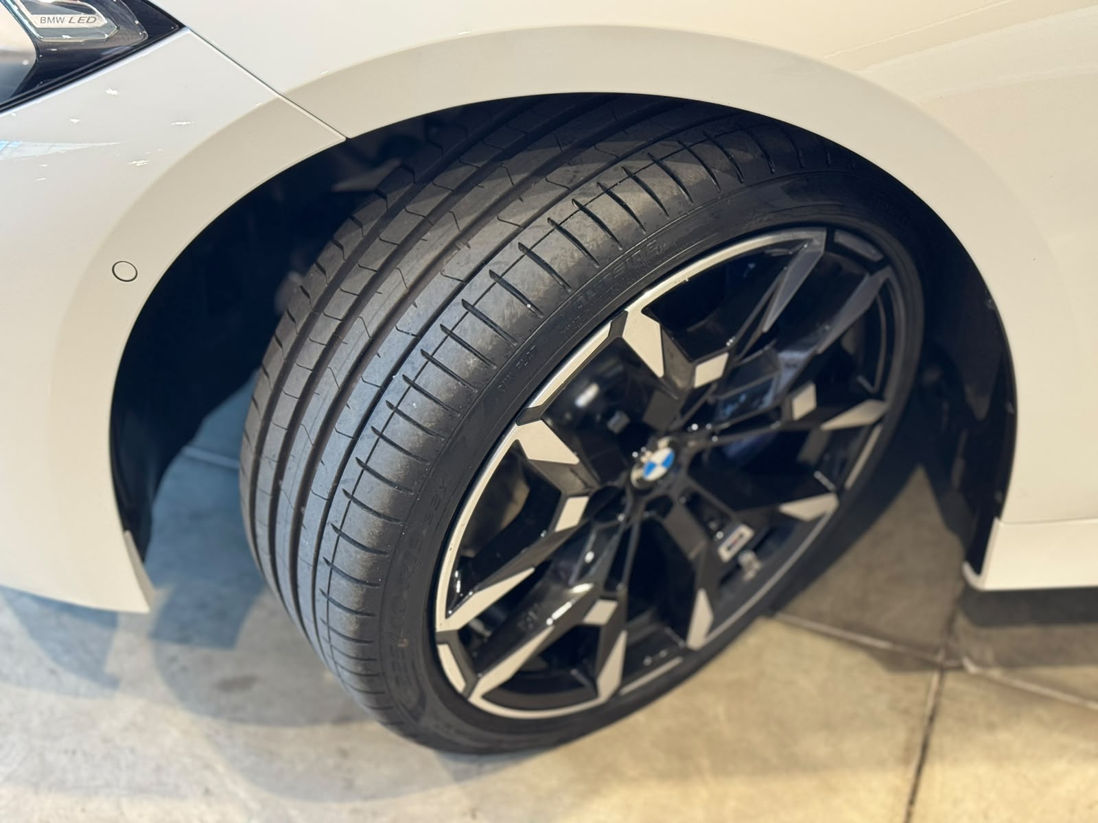 BMW 320i