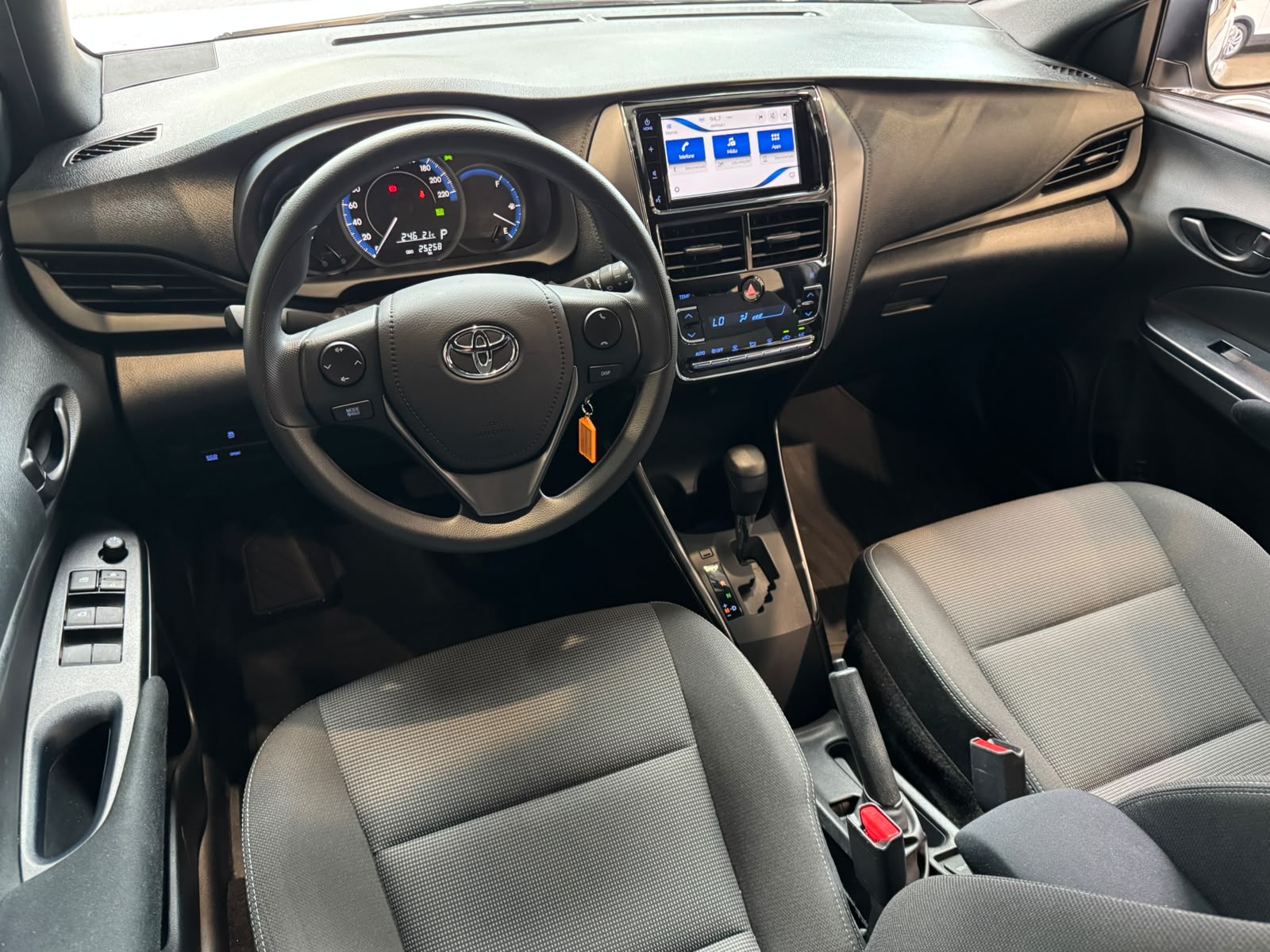 TOYOTA YARIS
