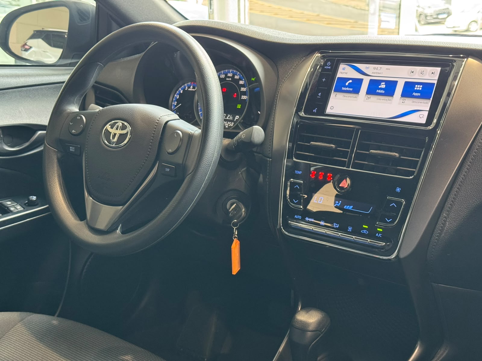 TOYOTA YARIS