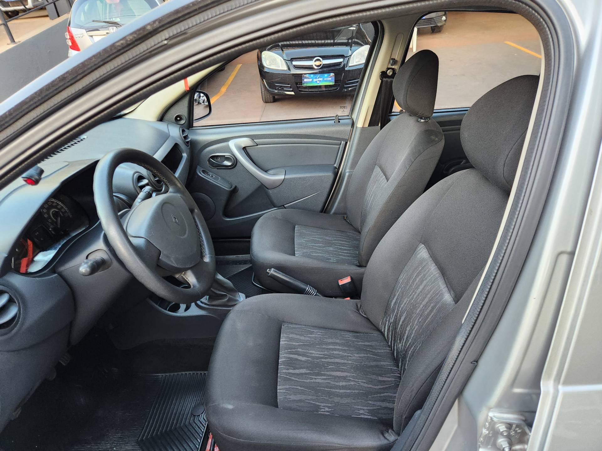 RENAULT SANDERO