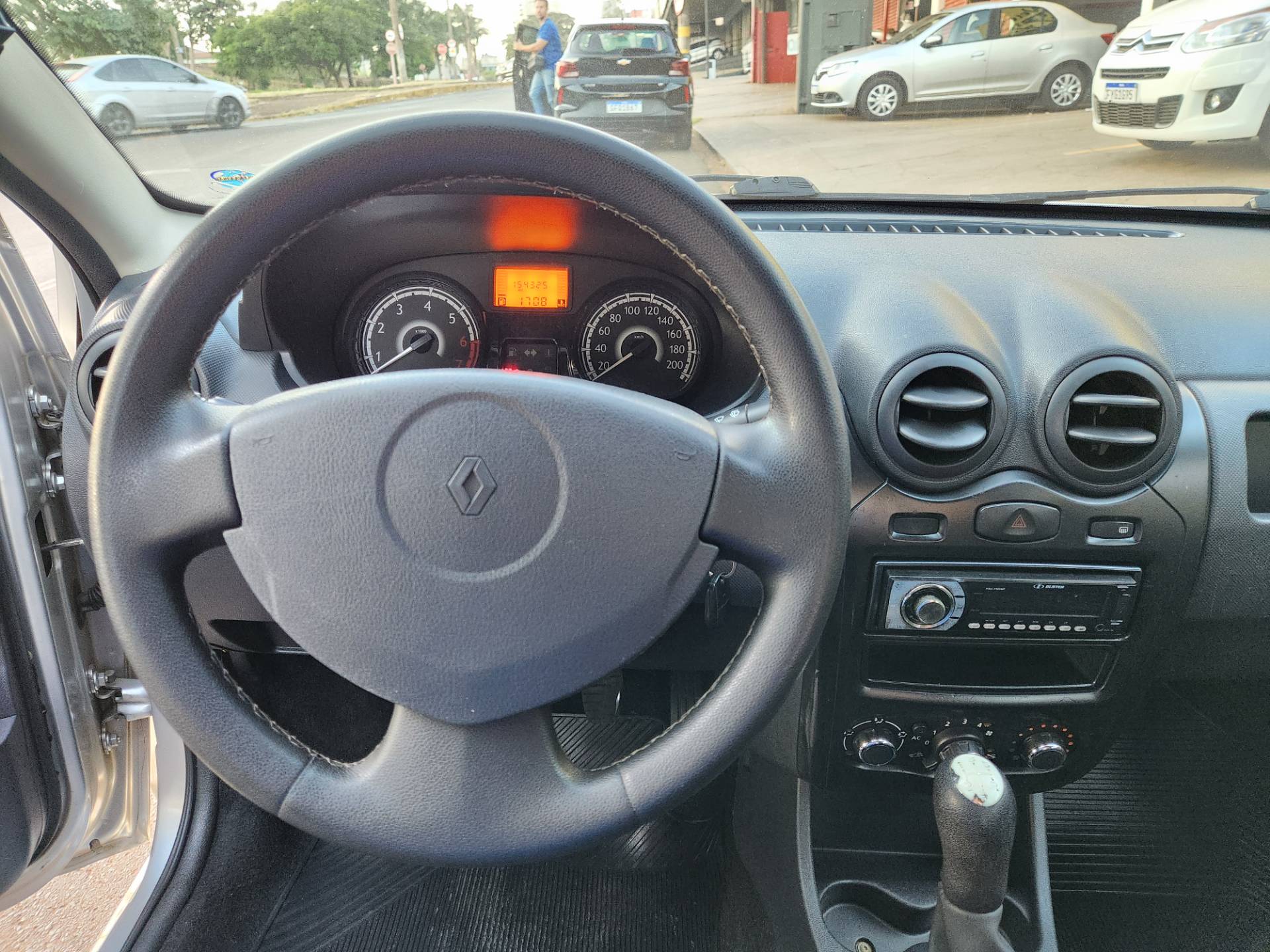 RENAULT SANDERO