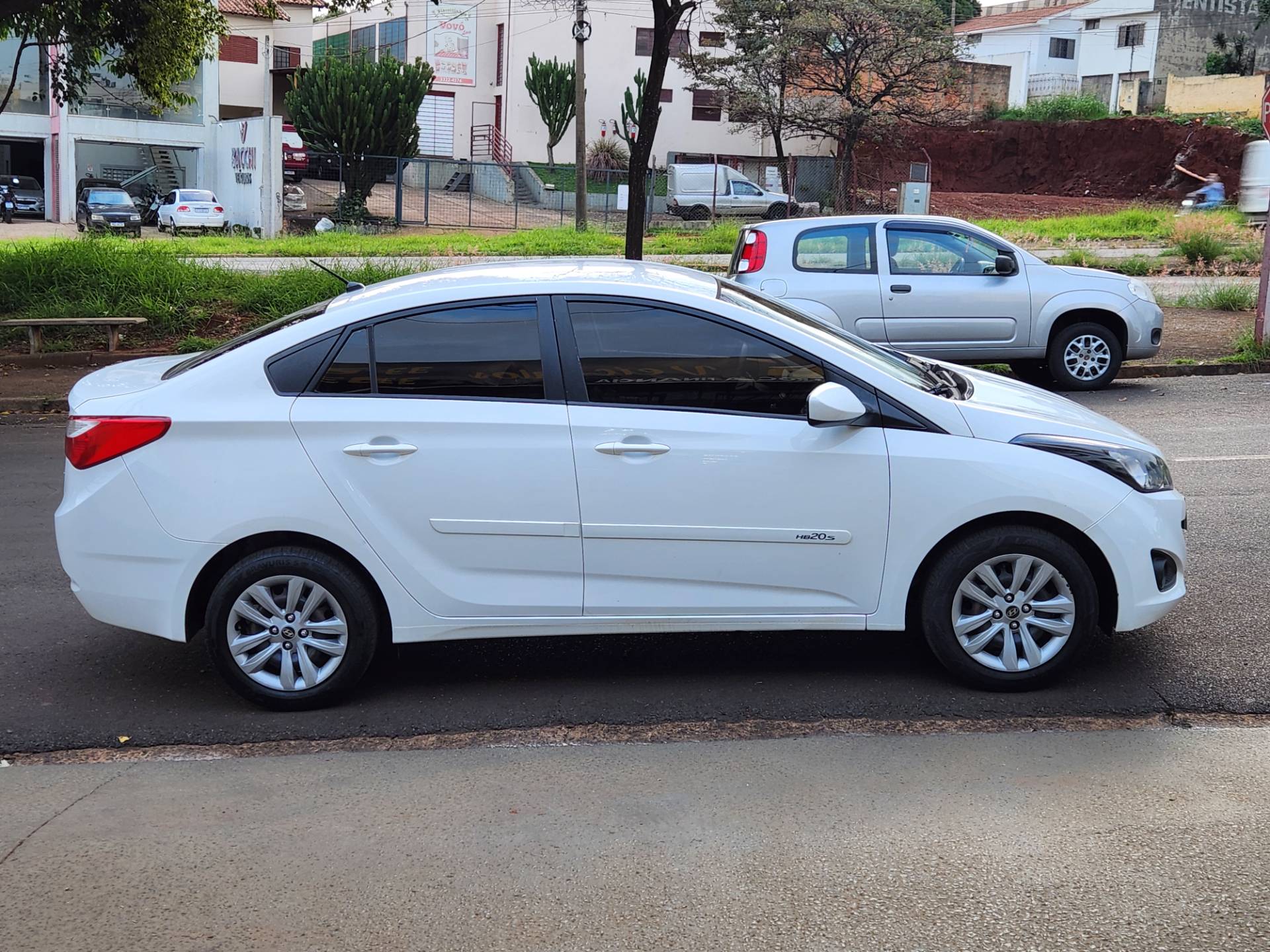 HYUNDAI HB20S