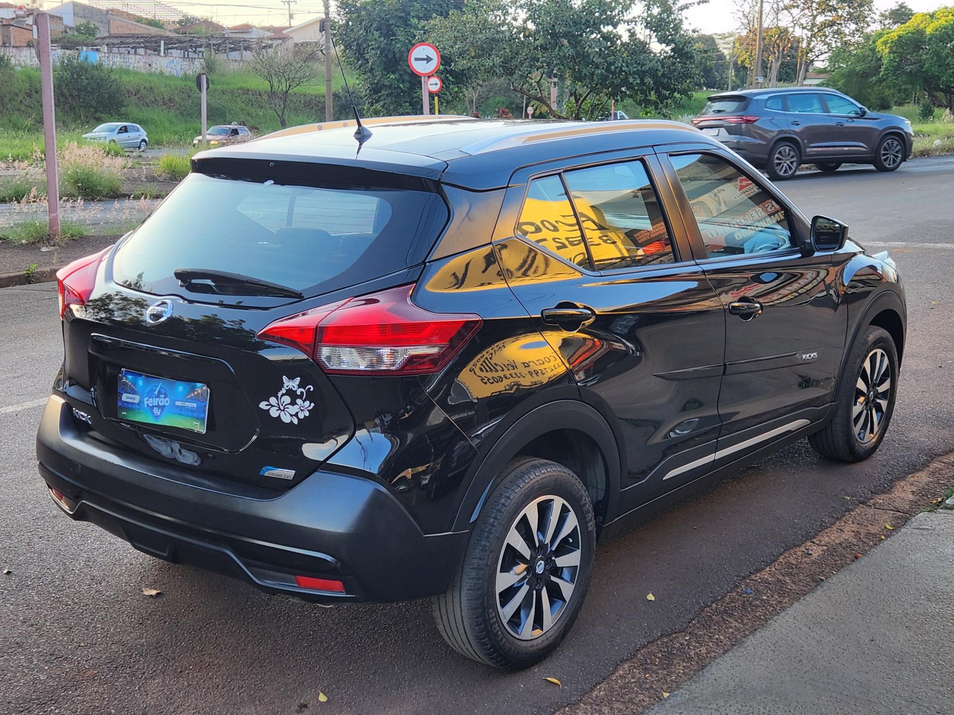 NISSAN KICKS