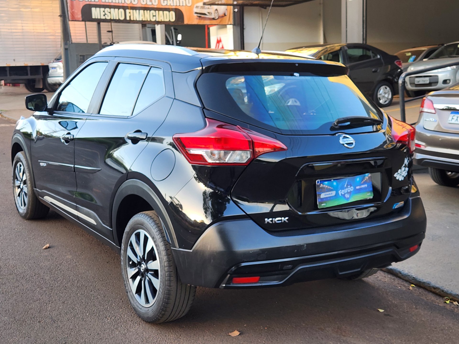 NISSAN KICKS