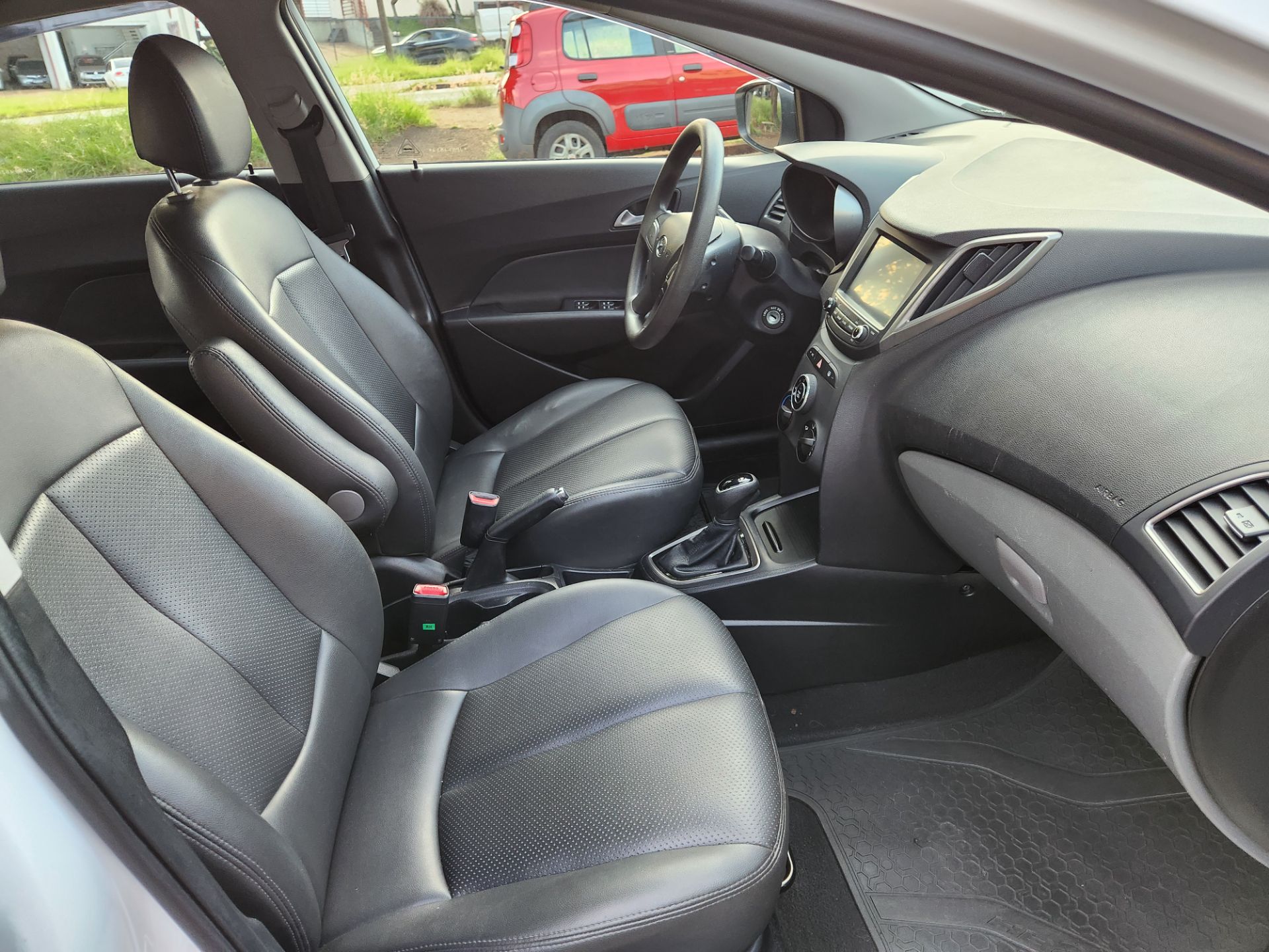 HYUNDAI HB20S