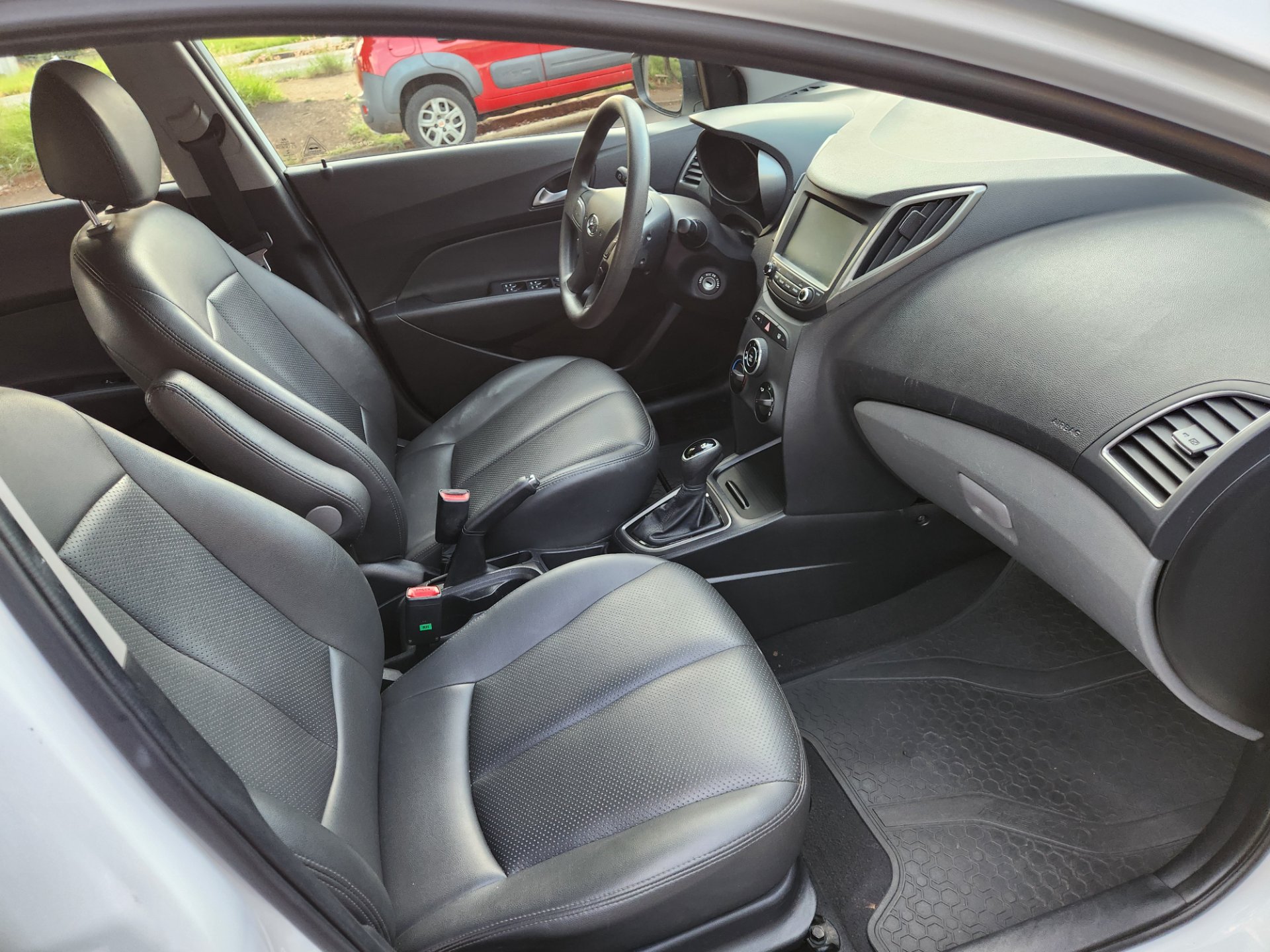 HYUNDAI HB20S