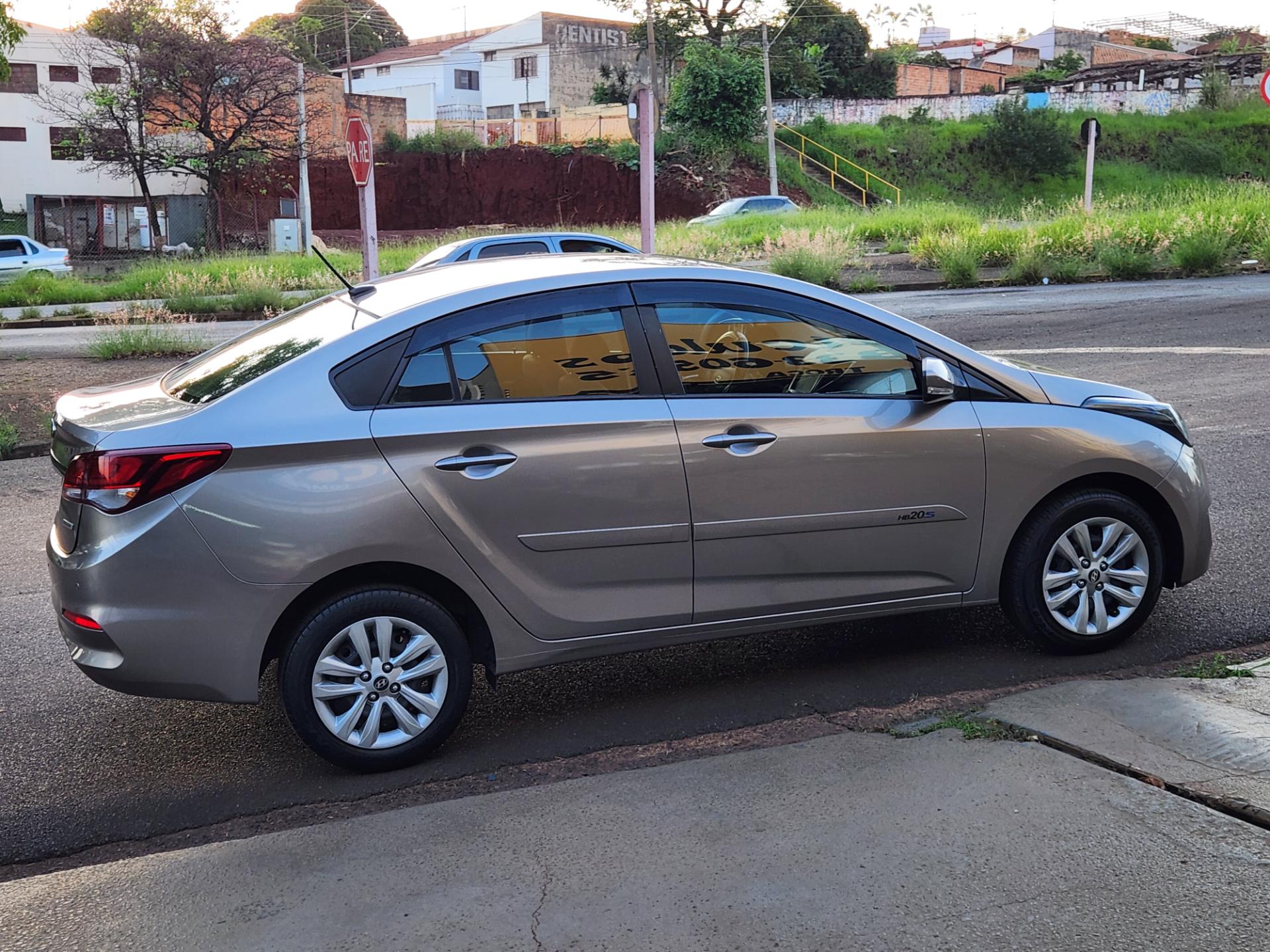 HYUNDAI HB20S