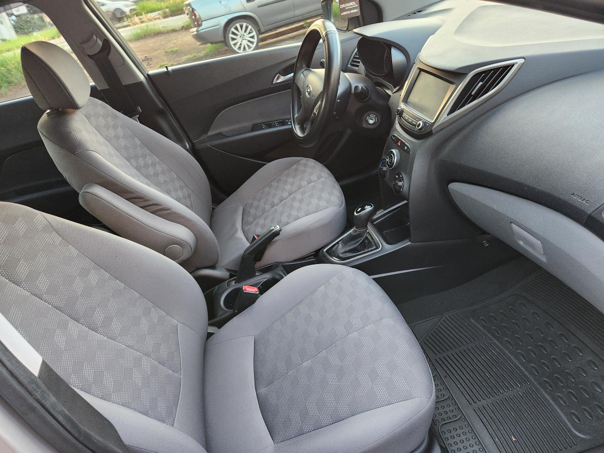 HYUNDAI HB20S