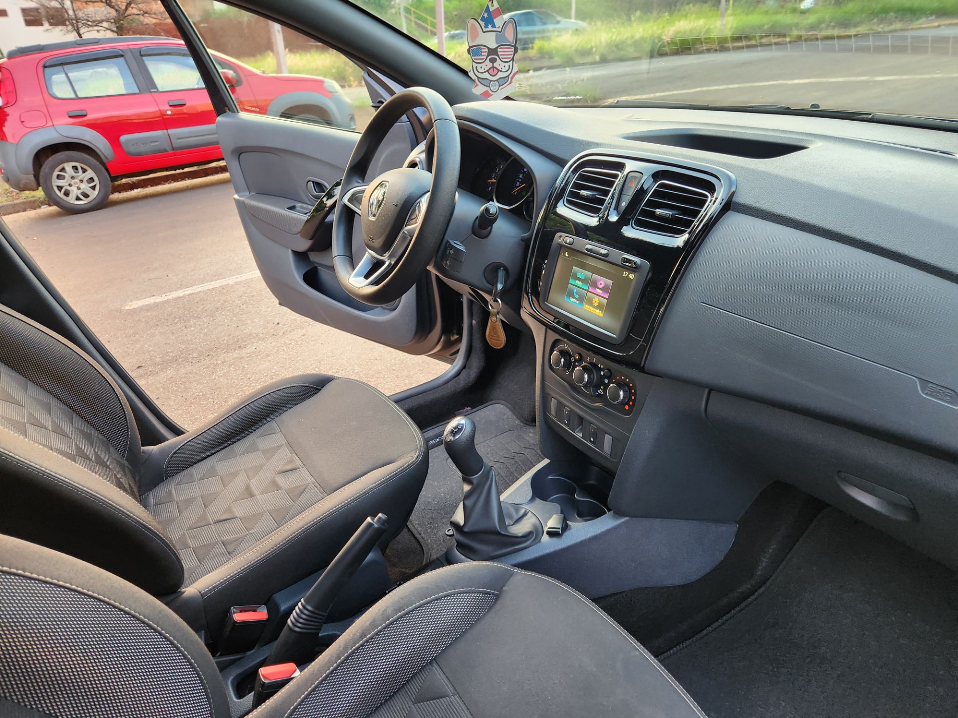 RENAULT SANDERO