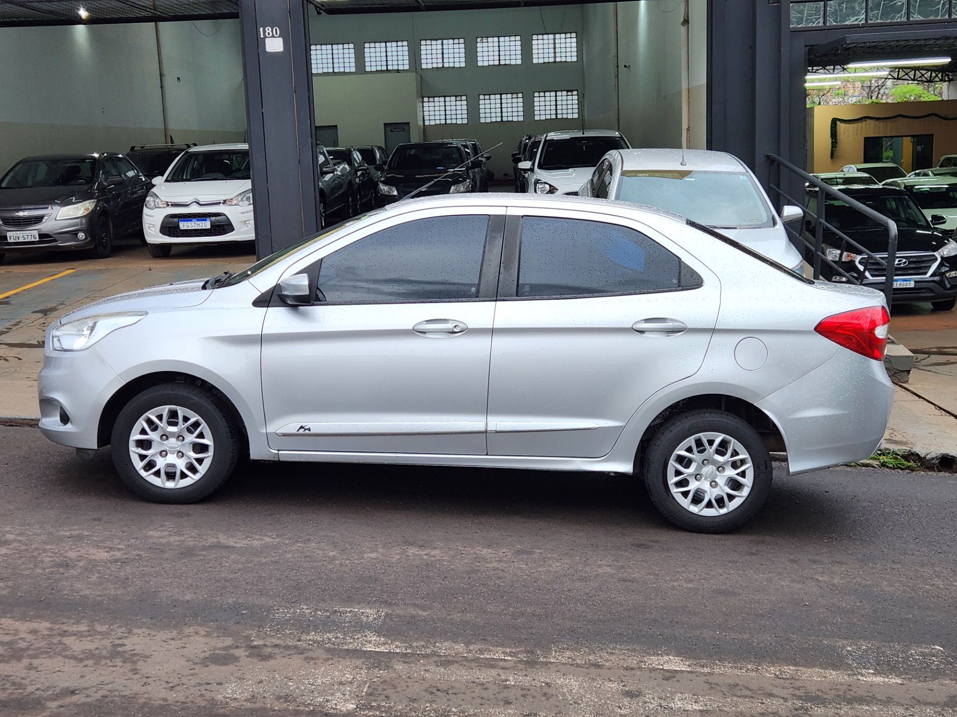 FORD KA