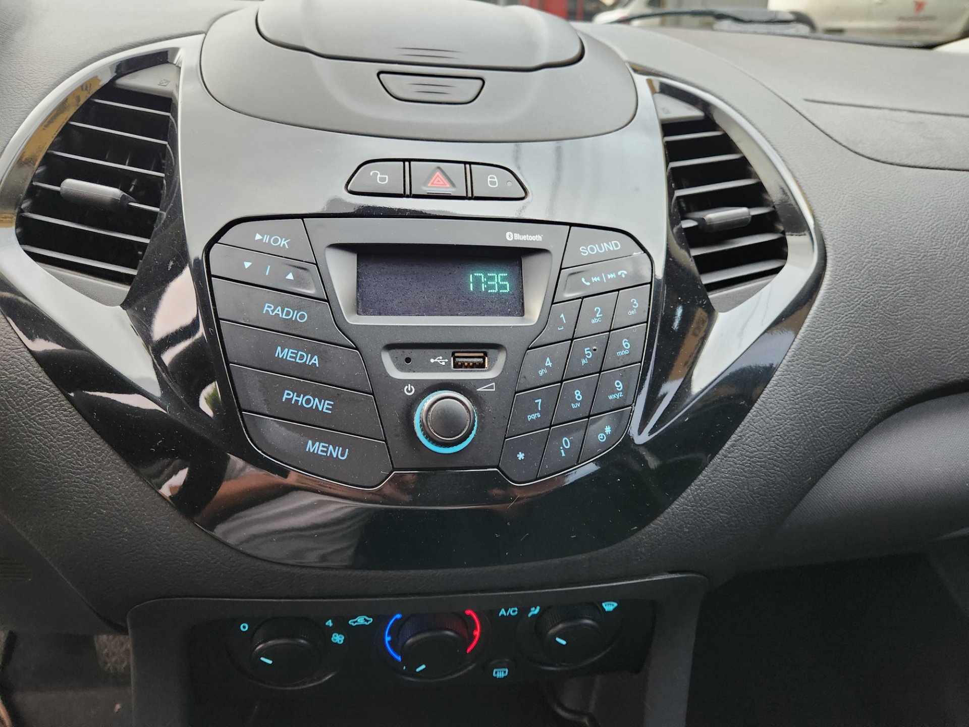 FORD KA