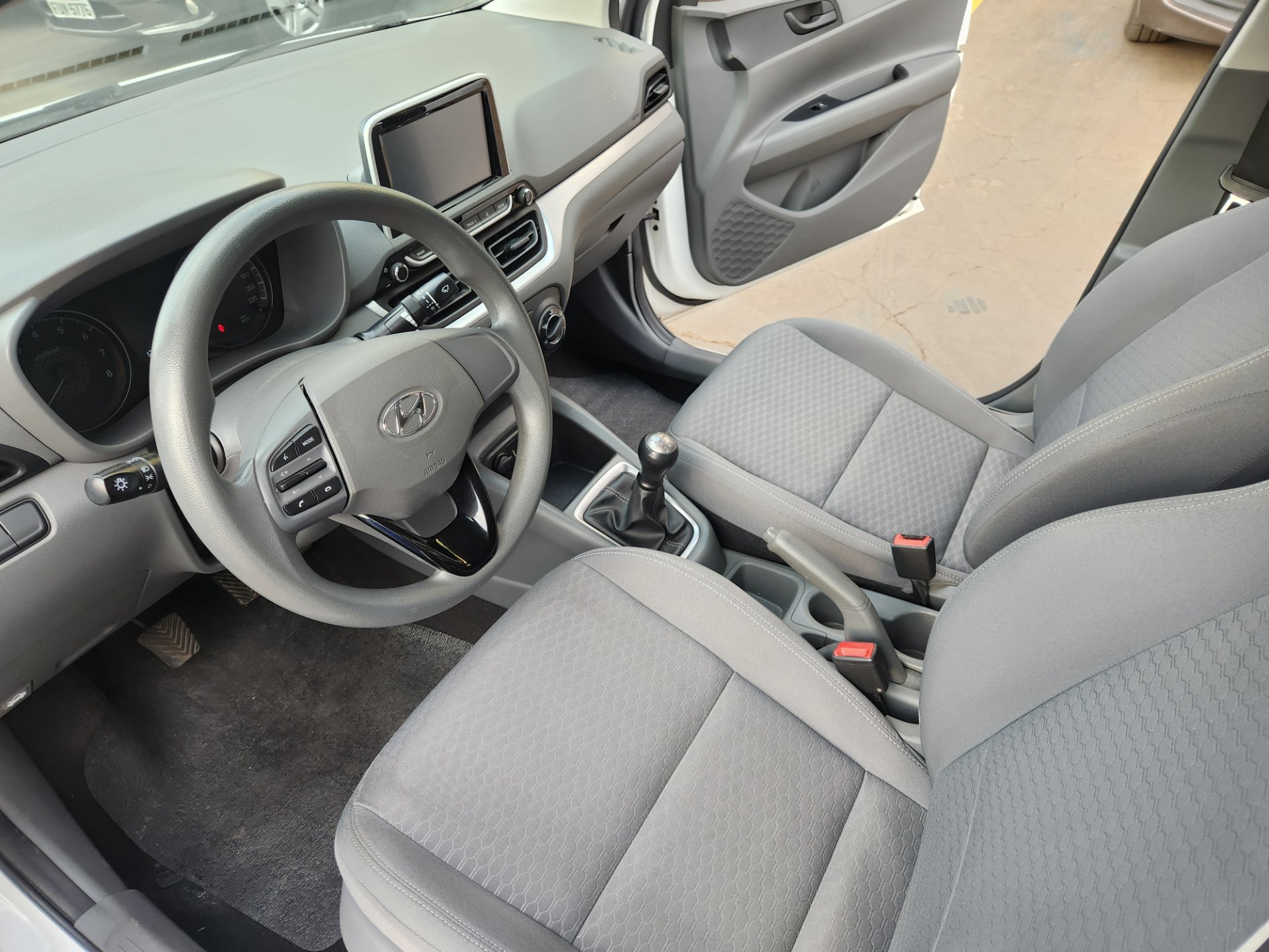 HYUNDAI HB20S