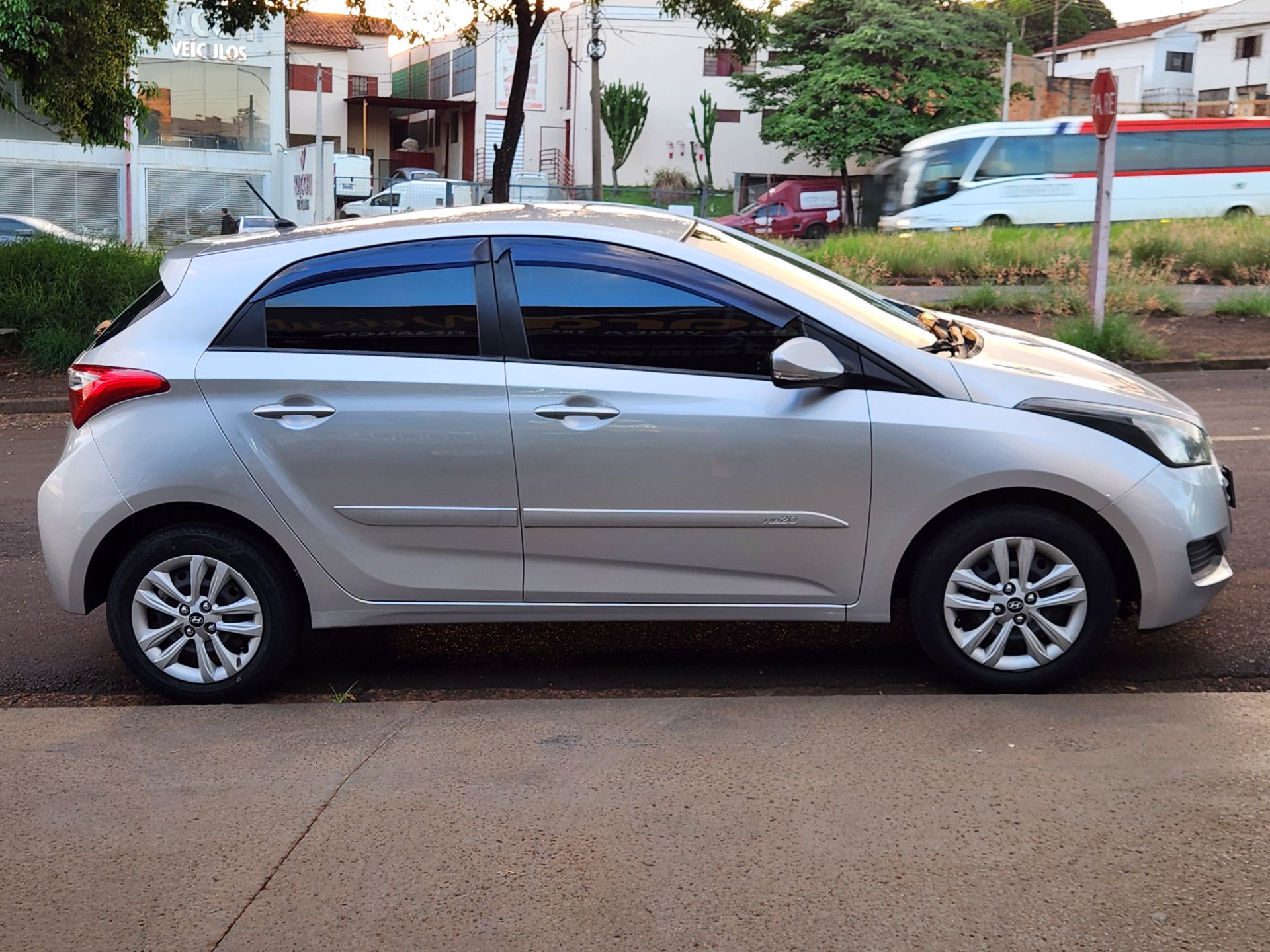 HYUNDAI HB20
