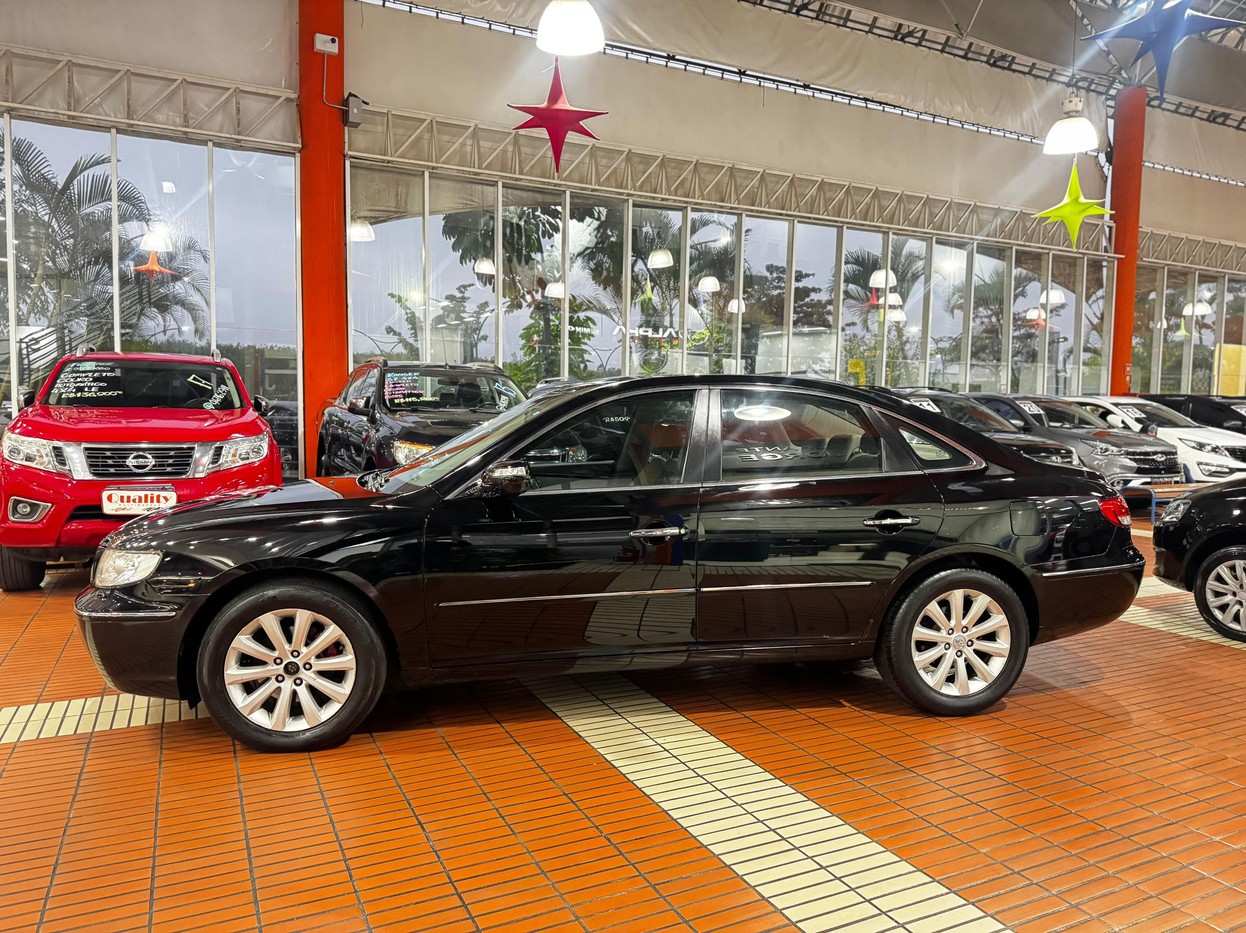 AZERA 3.3 MPFI GLS SEDAN V6 24V