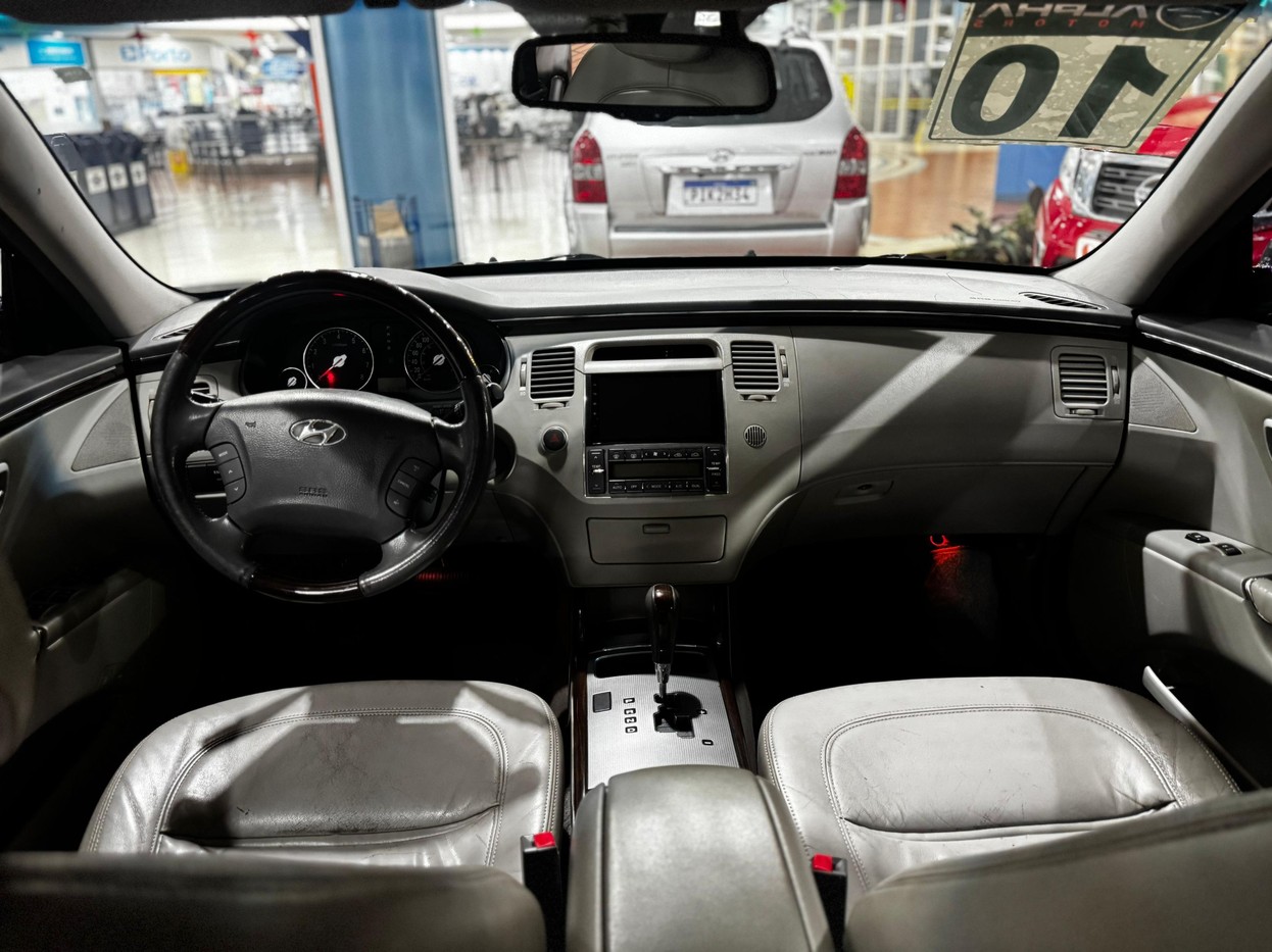 AZERA 3.3 MPFI GLS SEDAN V6 24V