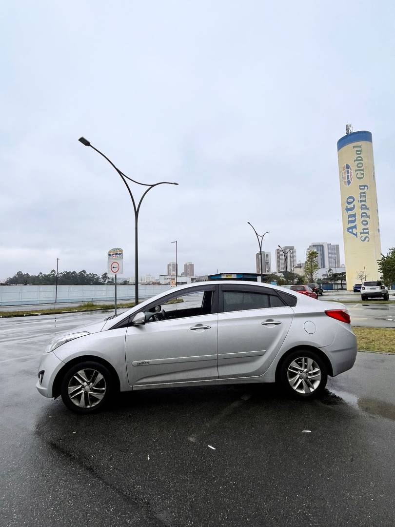 HYUNDAI HB20S