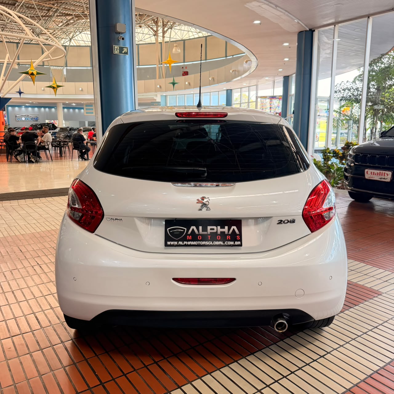 PEUGEOT 208