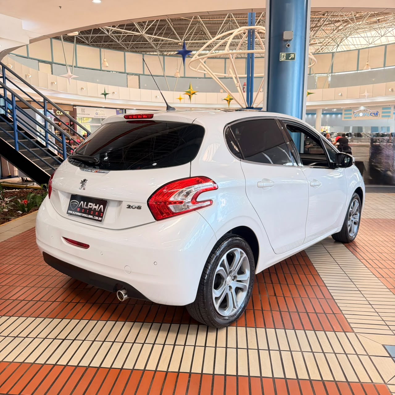 PEUGEOT 208