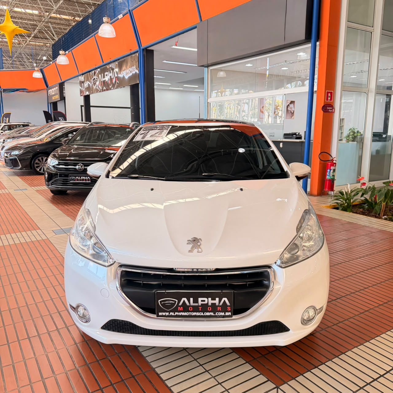 PEUGEOT 208