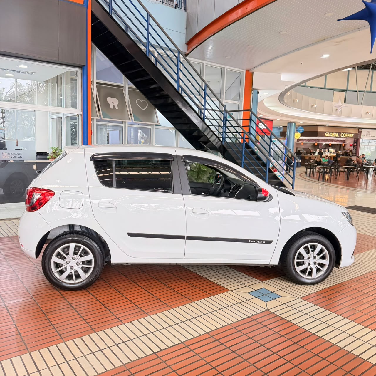 RENAULT SANDERO