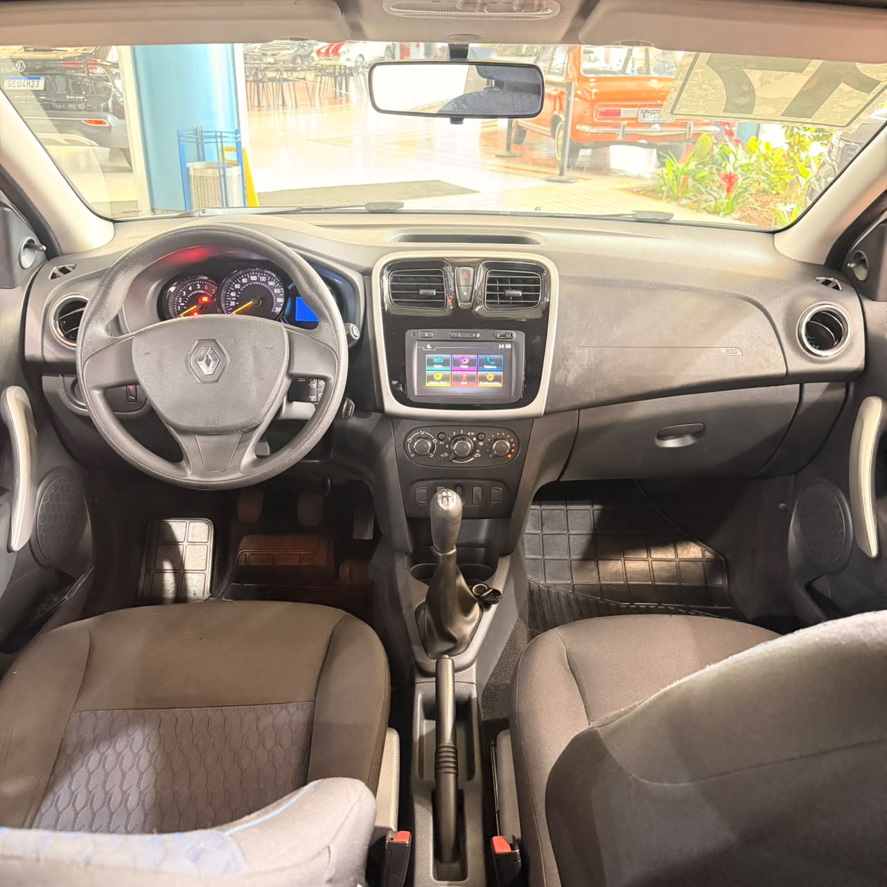 RENAULT SANDERO