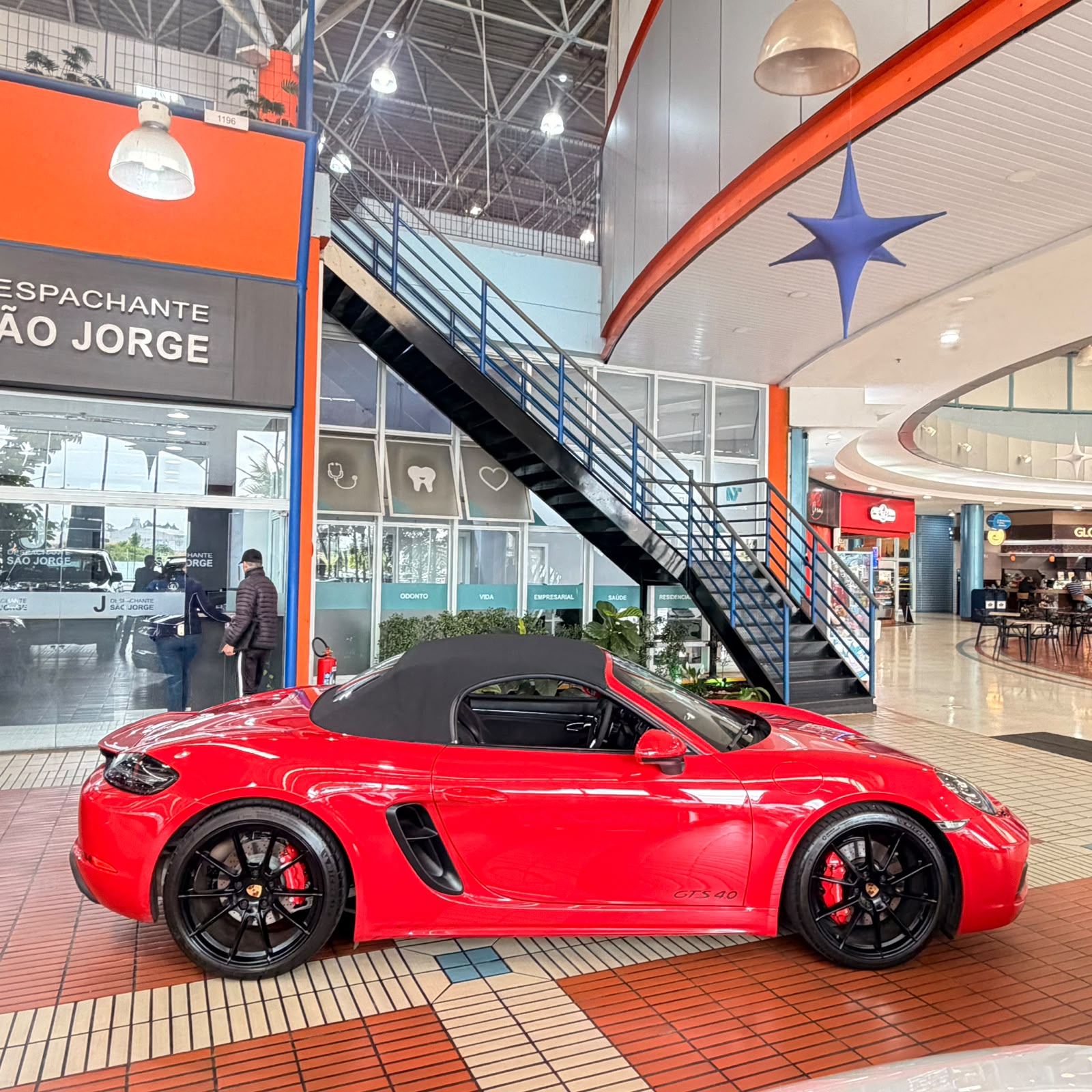 PORSCHE 718