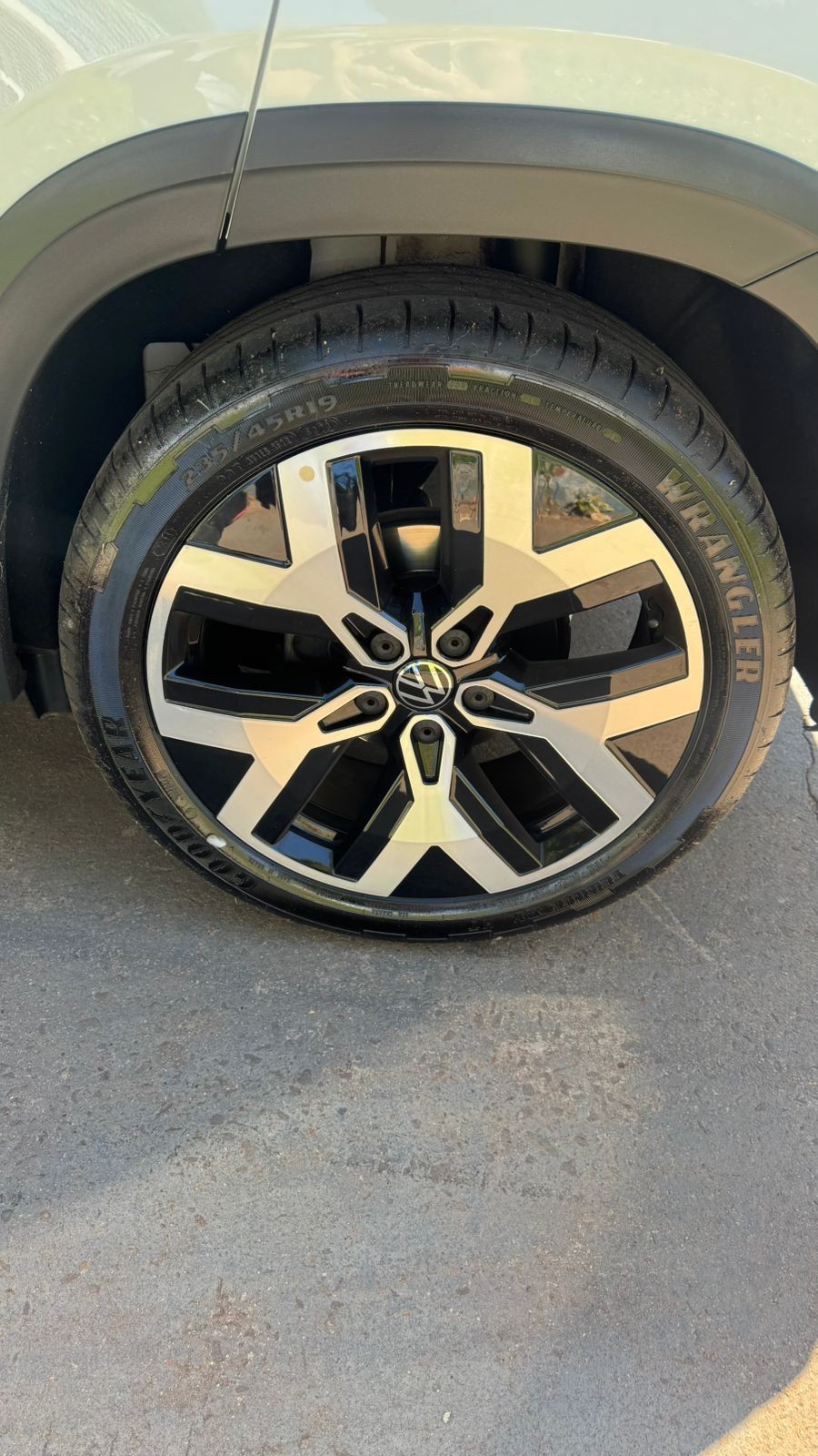 VOLKSWAGEN TAOS