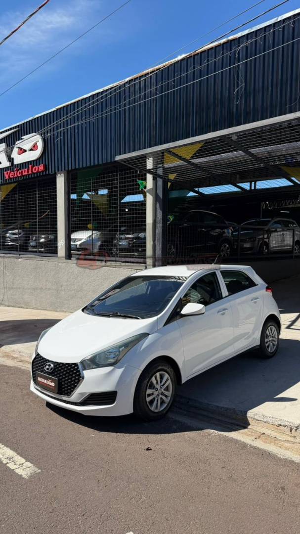 HYUNDAI HB20
