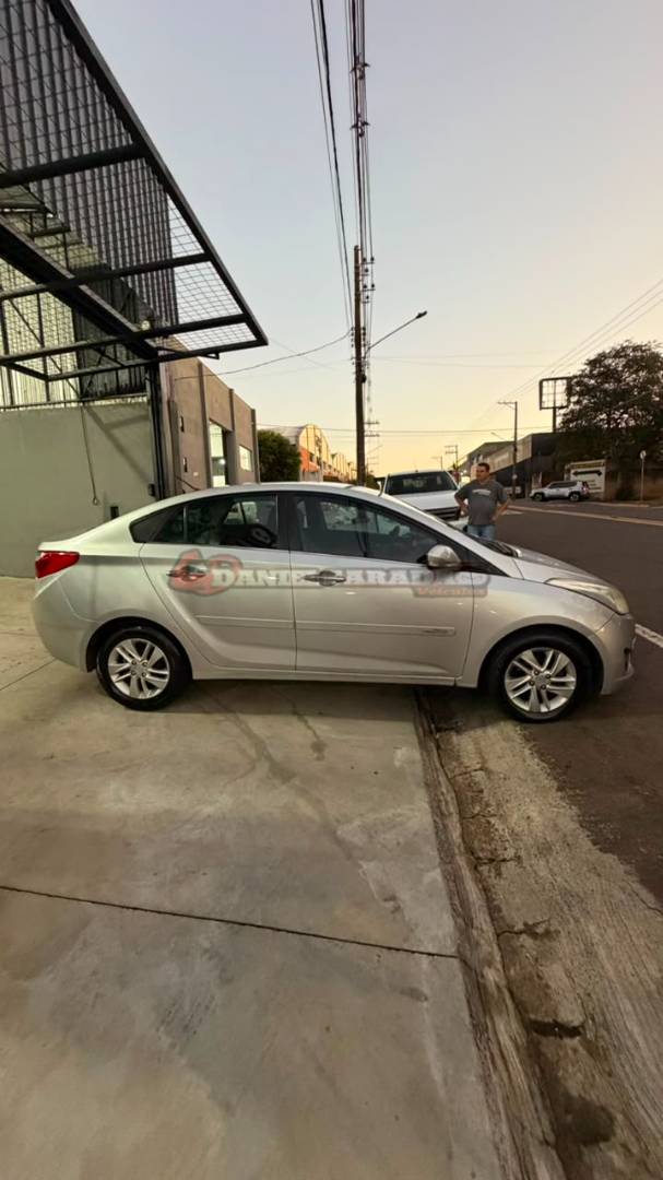 HYUNDAI HB20S