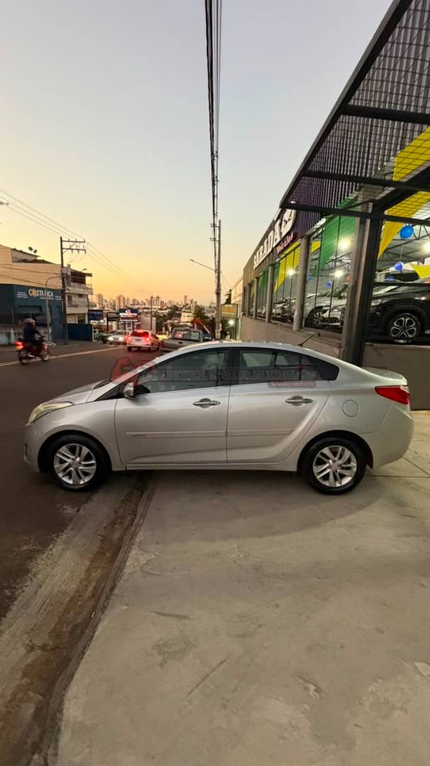 HYUNDAI HB20S