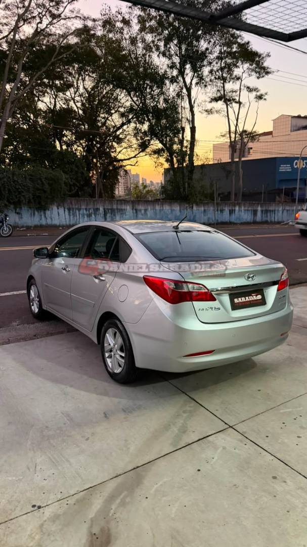 HYUNDAI HB20S