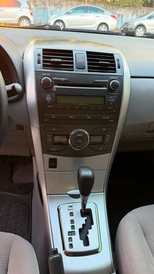 TOYOTA COROLLA