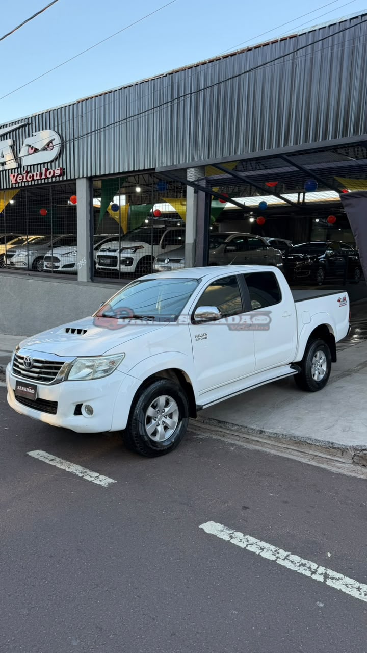 TOYOTA HILUX